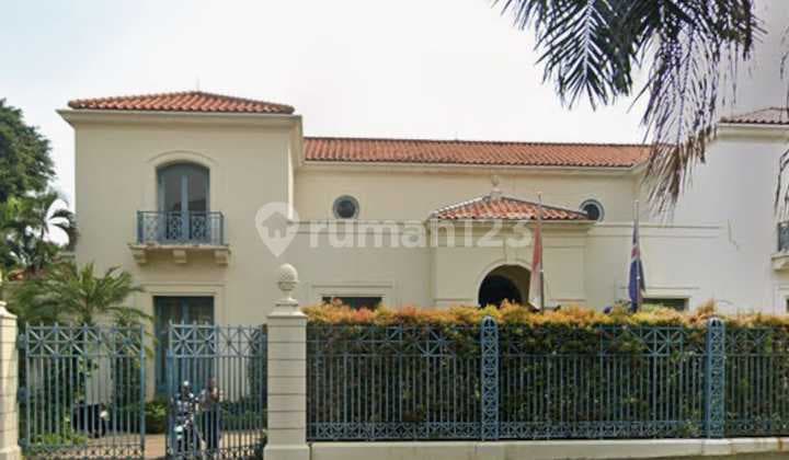 Rumah Hook Mewah dengan Kolam Renang Lingkungan Nyaman & Asri di Lebak Bulus Jakarta Selatan Harga Murah Jarang Ada