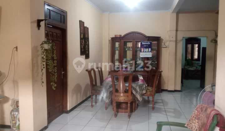 Dijual Rumah + Usaha Kost & Kontrakan — Rambutan, Jakarta Timur