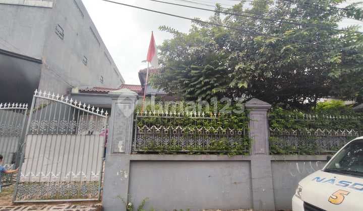Spacious 487 m² House in Pesanggrahan, South Jakarta - Easy Access to Toll Road
