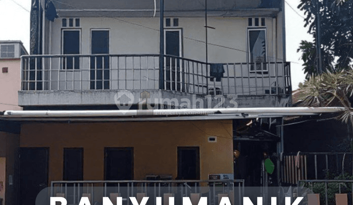 Rumah 2 Lantai dengan 3 + 10 Kamar Kos di Banyumanik