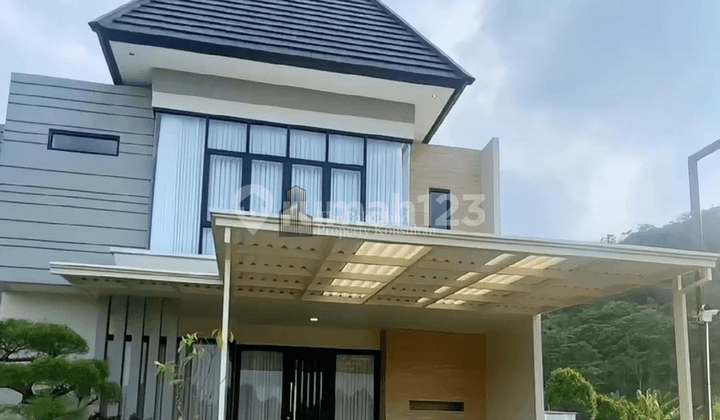 Rumah Mewah di Perumahan The Amaya Ungaran Dekat Exit Tol