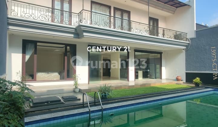Dijual Rumah Siap Huni Ada Swimming Pool di Pondok Indah