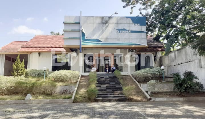PAMULARSIH RUMAH BESAR COCOK UNTUK KANTOR STRATEGIS JALAN RAYA SEMARANG BARAT
