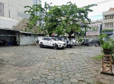 WOTGANDUL RUMAH HALAMAN LUAS TENGAH KOTA KAWASAN KULINER PECINAN SEMAWIS SEMARANG