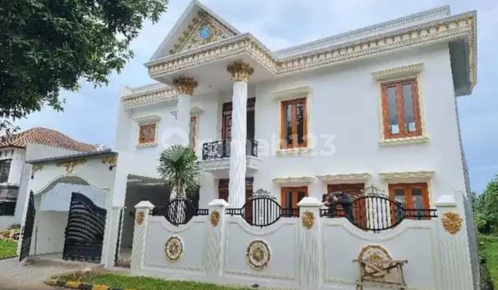 Nice House with SHM and Swimming Pool in Puspita Loka BSD