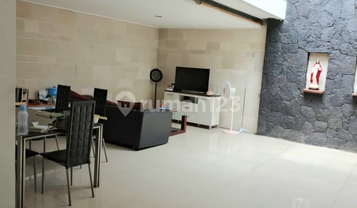 Rumah Siap Huni Tengah Kota Dekat Alun Alun Cimahi