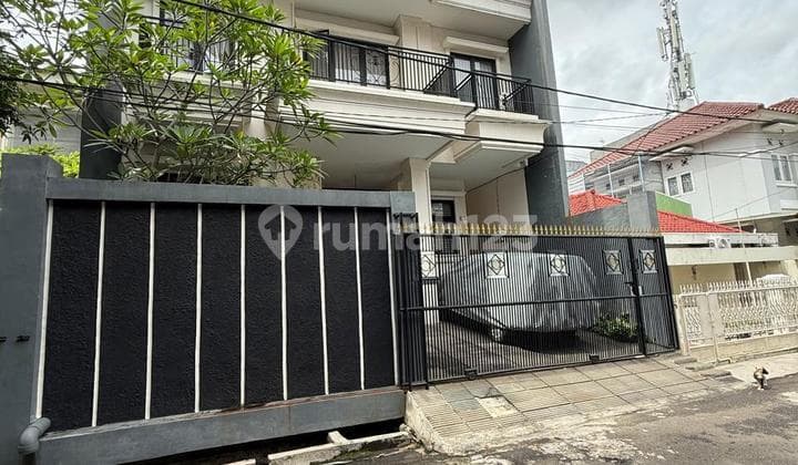 Rumah di Komplek Sunrise Garden Kedoya Kebon Jeruk Jakarta Barat