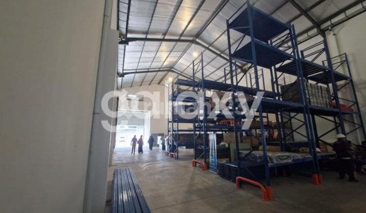 Duta Indah Warehouse Next to the Wide Airport 12