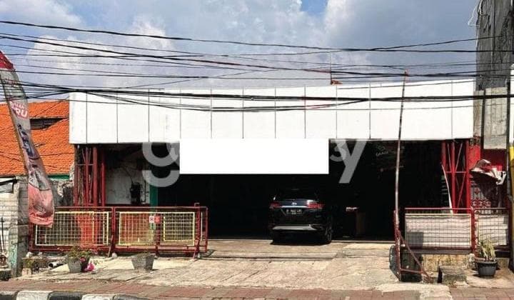 Shop House on Pramuka Street, Mantraman, East Jakarta