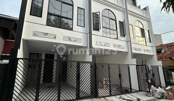 Rumah Baru di Tanjung Duren design minimalis Siap Huni
