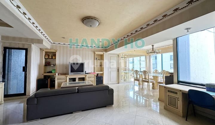 Apartemen Taman Anggrek 3 BR Siap Huni