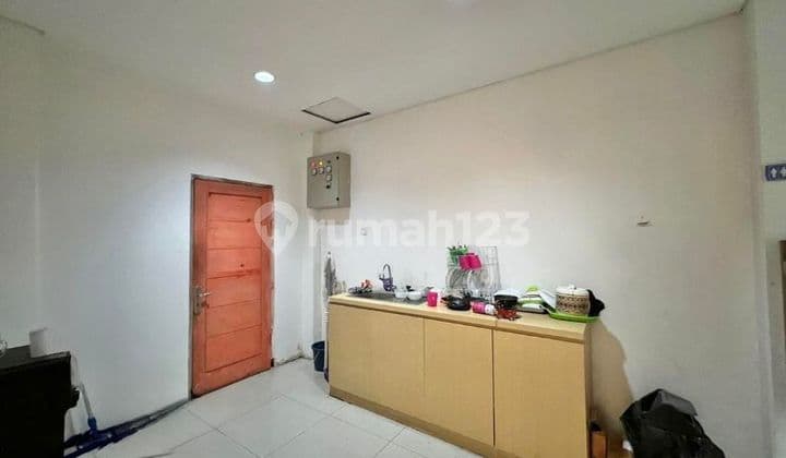 Sewa Gedung 4 Lantai di Soekarno Hatta Lokasi Strategis, Lebar Muka 13 Meter