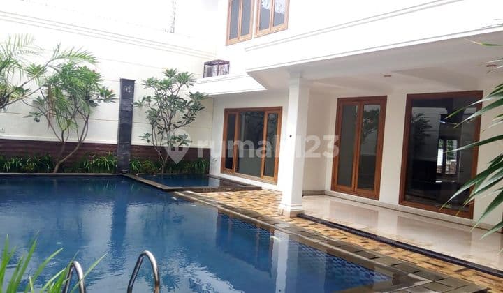 Quick Sale Pondok Indah House, swimming pool