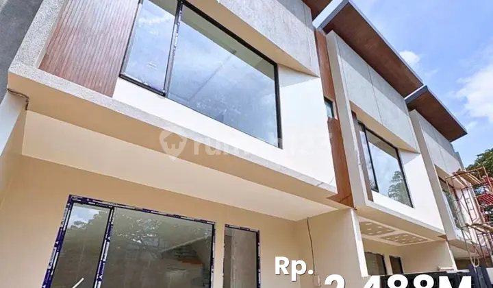 Brand New Rumah Villa Meruya Hadap Timur