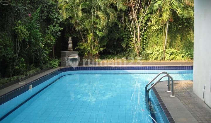 Ampera Rental House, Tidy, Has Swimming Pool
