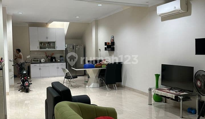 Sell Fast Minimalist House in Daan Mogot Baru