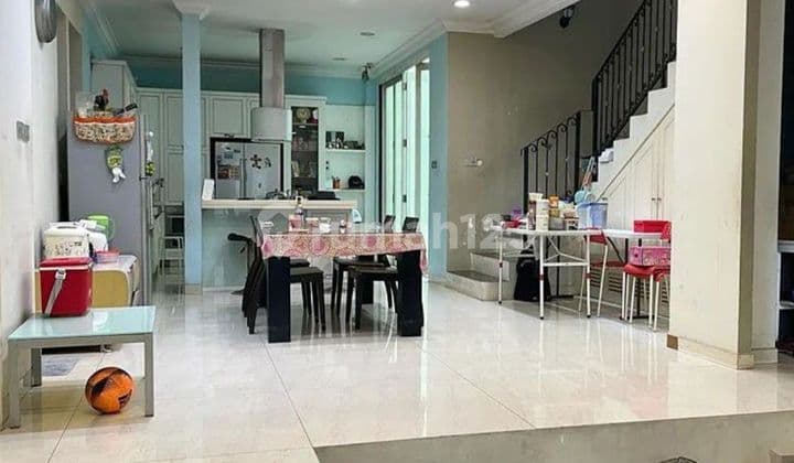 Nice Minimalist House, Puri Media