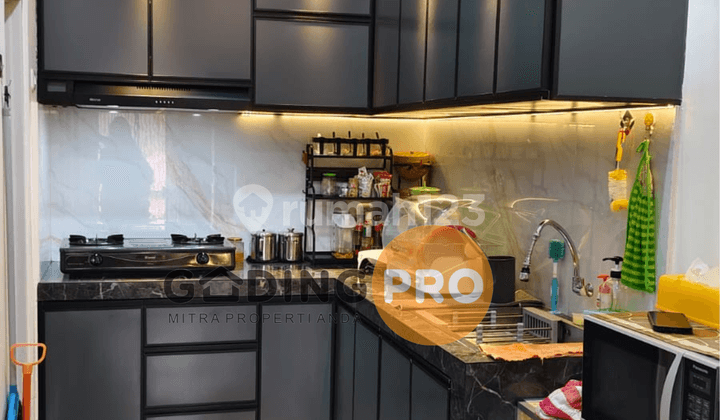 Jual Rumah di Tanjung Duren 3Lantai Semi Furnish Siap Huni