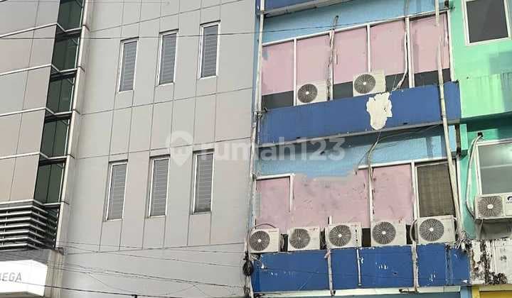 DIJUAL RUKO 2,5 LANTAI LOKASI SANGAT RAMAI AKSES JALAN UTAMA DI TANGERANG KOTA