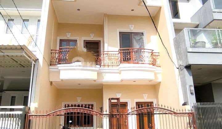 Dijual Rumah Bagus Siap Huni Jarang Ada Lokasi Bagus di Taman Surya 3