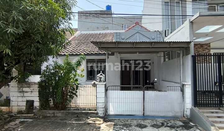 DIJUAL RUMAH BESAR JALAN LEBAR DEPAN TAMAN HARGA TERMURAH DI TAMAN SURYA 3