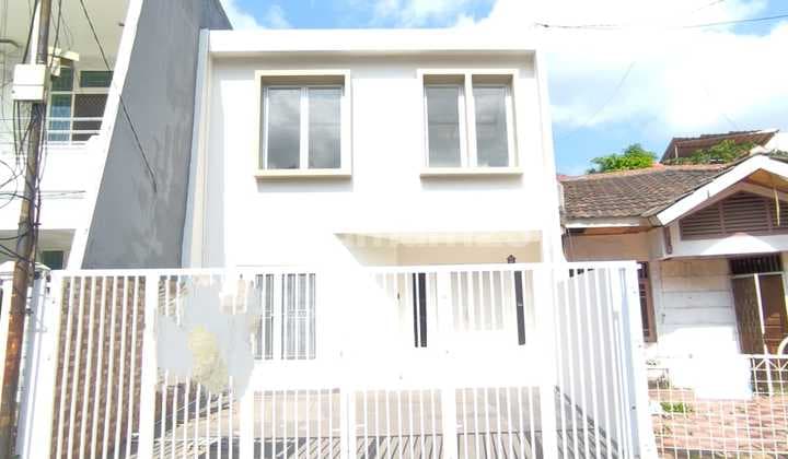 For Sale Pocket House Facing Park Fully Renovated Affordable Price in Taman Surya 2