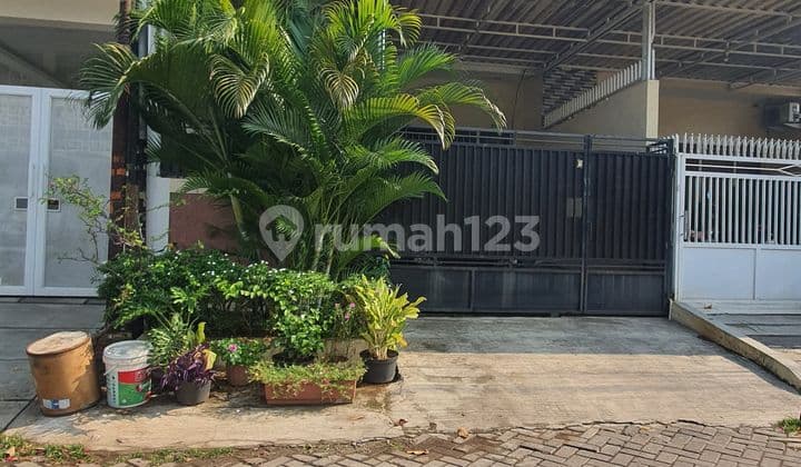 FOR SALE MINIMALIST HOUSE FULLY RENOVATED WIDE ROAD SOUTH FACING IN TAMAN SURYA