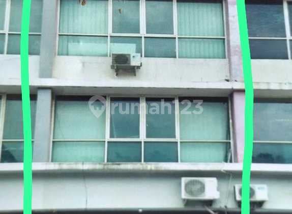 For Sale Versatile Shop House with Main Road Access, 3.5-Story Building, Cheap Sale in CBD Cengkareng