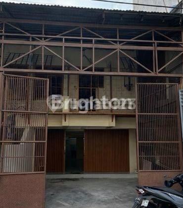 Disewakan Ruko 2 Lantai Siap Usaha Traffic Ramai Hadap Timur Harga Murah di Taman Ratu