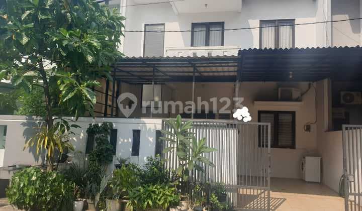 FOR SALE: NICE AND WELL-MAINTAINED WEST-FACING HOUSE AT AFFORDABLE PRICE IN GADING SERPONG