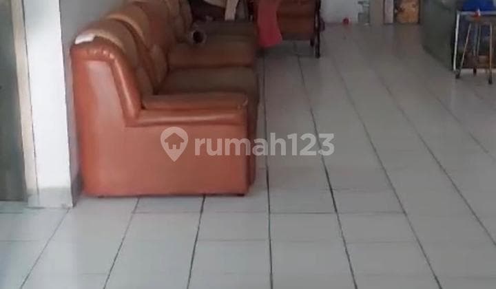Dijual Rumah Besar Siap Huni Hadap Barat Laut Harga Termurah di Citra Garden 5