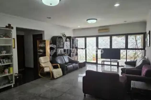 LARGE HOUSE FACING NORTHEAST IN FRONT OF GARDEN, SOLD BELOW NJOP, CHEAPEST IN JELAMBAR