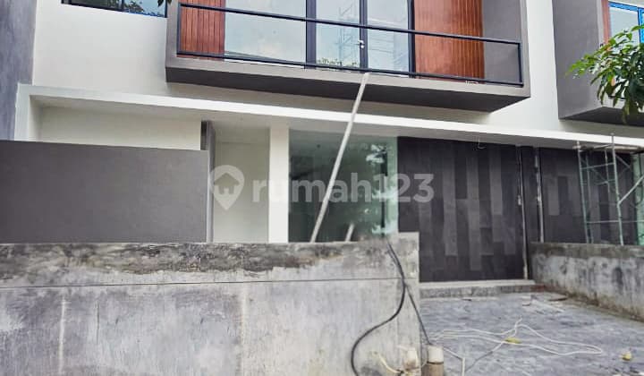 FOR SALE: DIAN ISTANA HOUSE, PARK AVENUE