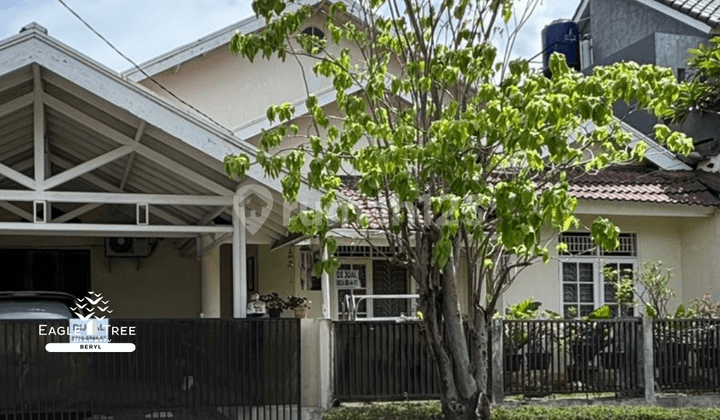 For Sale - Hook House in Sector 9 Bintaro Jaya, South Tangerang