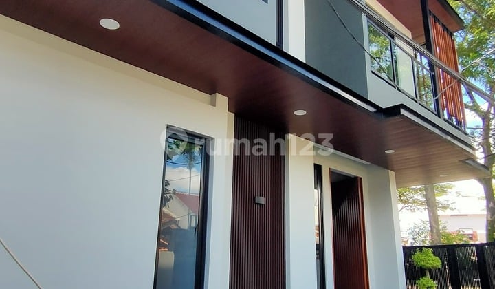 Dijual Rumah di Sektor 1.4 Griya Loka BSD, Hook 2 Lantai