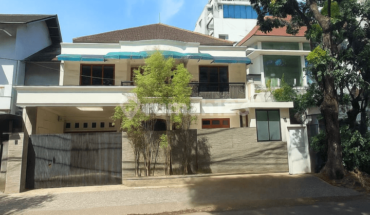 DIJUAL - Rumah di Jalan Limau Kebayoran Baru, Jakarta Selatan