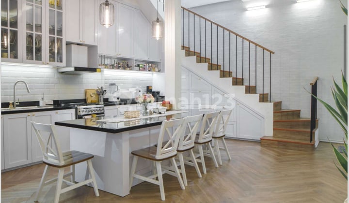 3-Story Luxury Furnished House in Puri Taman Asri Sidoarjo