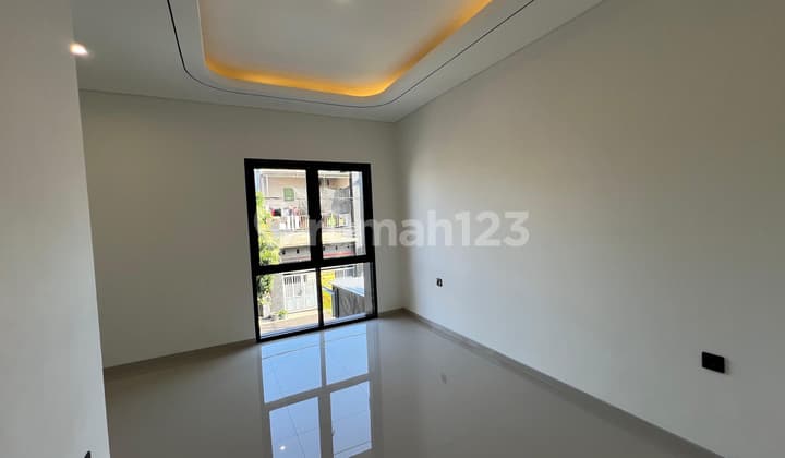 rumah baru di manukan dekat PTC Gwalk pusat kota tunjungan