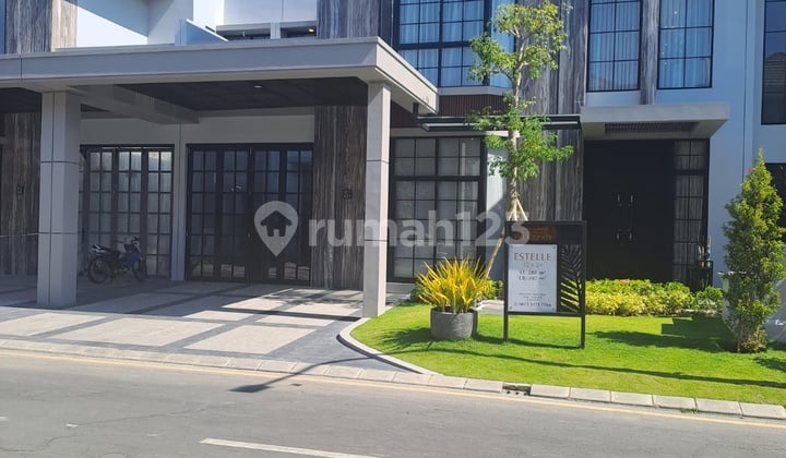 Rumah Surabaya Pakuwon Indah Palazzate Lebar 12m Panjang 24m