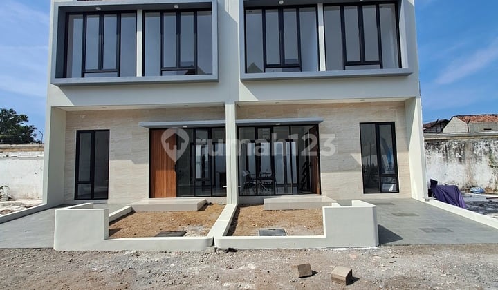 Rumah Darmo Satelit Surabaya Dekat 2 Pintu Tol, Sekolah,