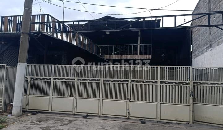 Gedung Komersial 2 Lantai Beji Pasuruan Strategis