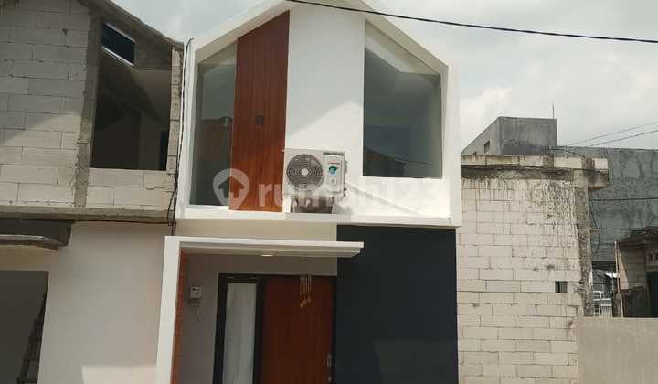 Rumah 2 lantai Green Terrace