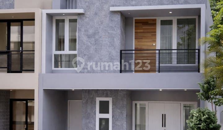 Jl. Manyar Tirtoyoso 2-Story House, Twin Road Row