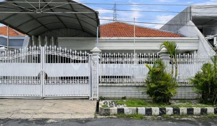 Rumah Dharmahusada Indah Barat Strategis - Siap Huni - Carport