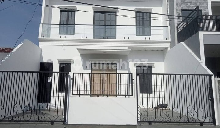 Rumah Baru Gress Babatan Pantai Row Jalan 3 Mobil Rumah Baru Gress Babatan Pantai Row Jalan 3 Mobil
