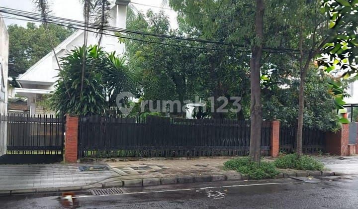 Rumah Komersil Lokasi di Dr. Soetomo, Hadap: Utara