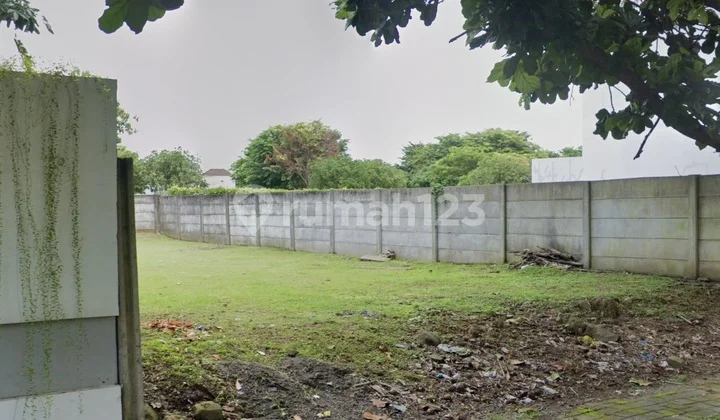 For Sale: Land in the Graha Padma Boulevard Housing Complex, Semarang For Sale: Land in the Graha Padma Boulevard Housing Complex, Semarang