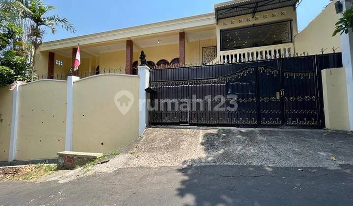 Dijual Rumah Mewah Lokasi Strategis di Jl. Bukit Coklat Semarang Dijual Rumah Mewah Lokasi Strategis di Jl. Bukit Coklat Semarang