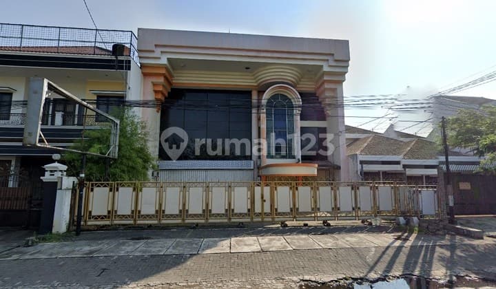 Dijual Gedung Luas Lokasi Ramai di Jl. Citarum Semarang