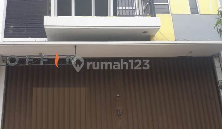 Disewakan Ruko Lokasi Strategis di Jl. Manggis Raya Semarang Disewakan Ruko Lokasi Strategis di Jl. Manggis Raya Semarang